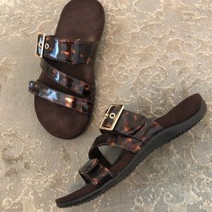 VIONIC sandals